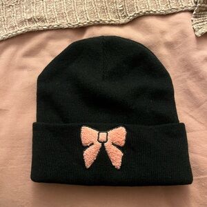 David and Young Black Knit Beanie